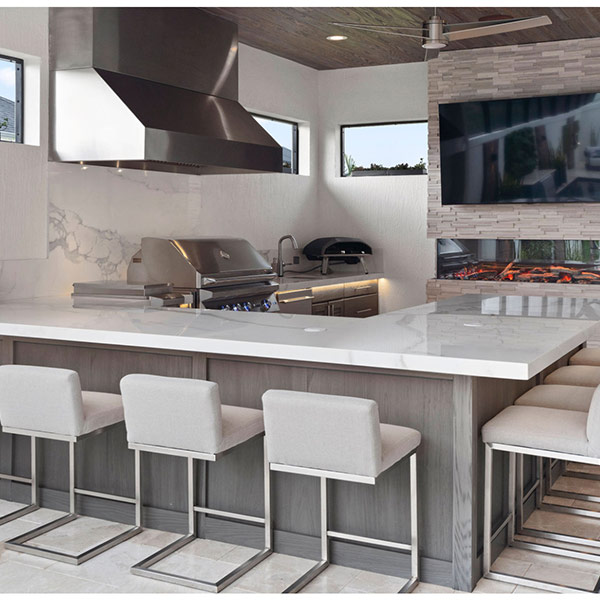 Outdoor-Kitchens-Page_Custom-Outdoor-Kitchens-Section